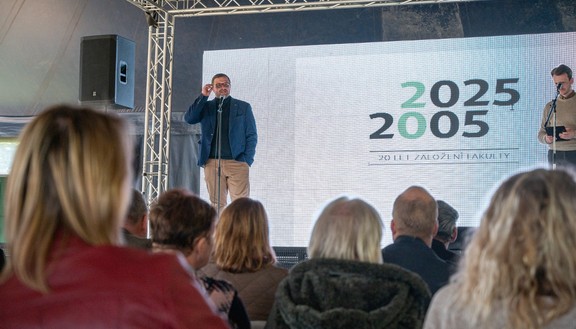 FF UHK oslavila 20 let! Týden plný vědy, kultury a společných zážitků FF UHK oslavila 20 let! Týden plný vědy, kultury a společných zážitků